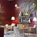 Ibis Paris Velizy 3*