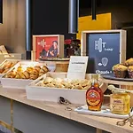 Ibis Paris Velizy 克拉马