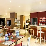 Ibis Paris Velizy 호텔