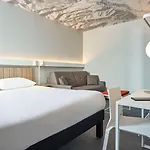 Ibis Paris Velizy 3*