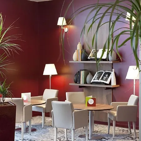 Ibis Paris Velizy 3*