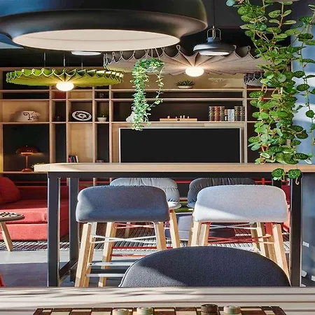 Ibis Paris Velizy 3*