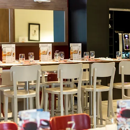 Ibis Paris Velizy 클라마르