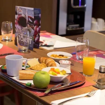 Ibis Paris Velizy מלון 3*